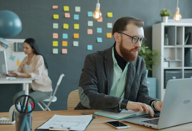 Structuring relations with a hired director